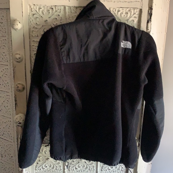 Women’s Northface XS zip up - Picture 2 of 3